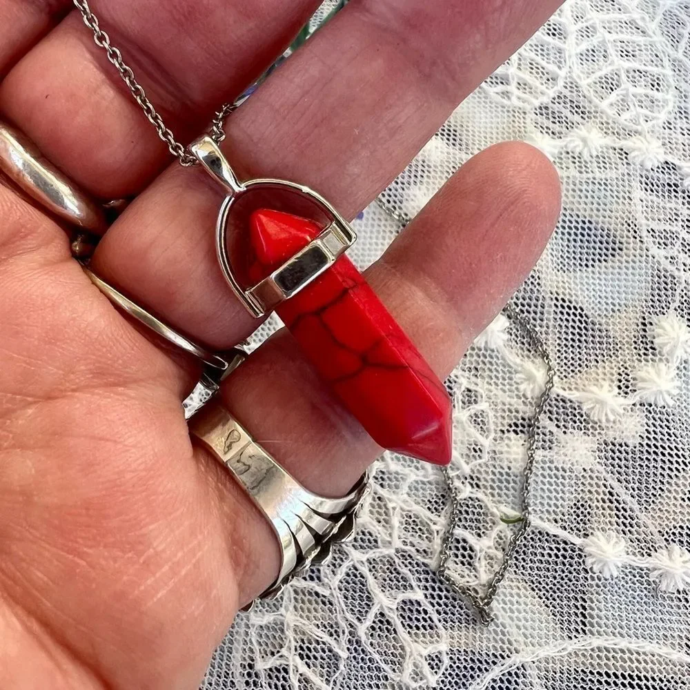 Vintage Red Howlite Stone Pendant Necklace